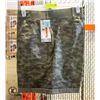 Image 1 : LEE RIDERS CAMO SHORTS SET OF 2 SIZE 20