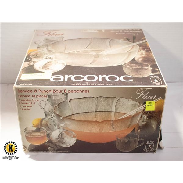 COMPLETE PUNCH SET FOR 8  - TOTAL OF 18