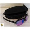 Image 1 : PAIR OF OAKLEY SUNGLASSES IN HARD CASE