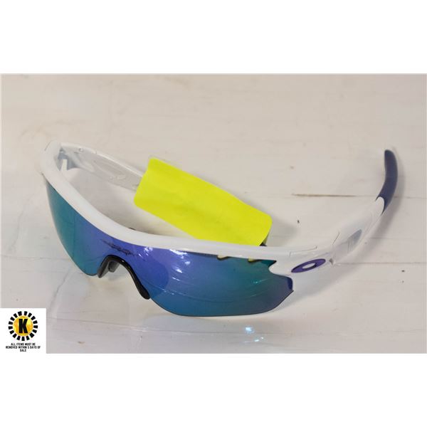 PAIR OF POLARIZED OAKLEY SUNGLASSES