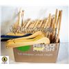 Image 1 : 38 WOODEN HANGERS