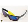 Image 1 : PAIR OF POLARIZED OAKLEY SUNGLASSES