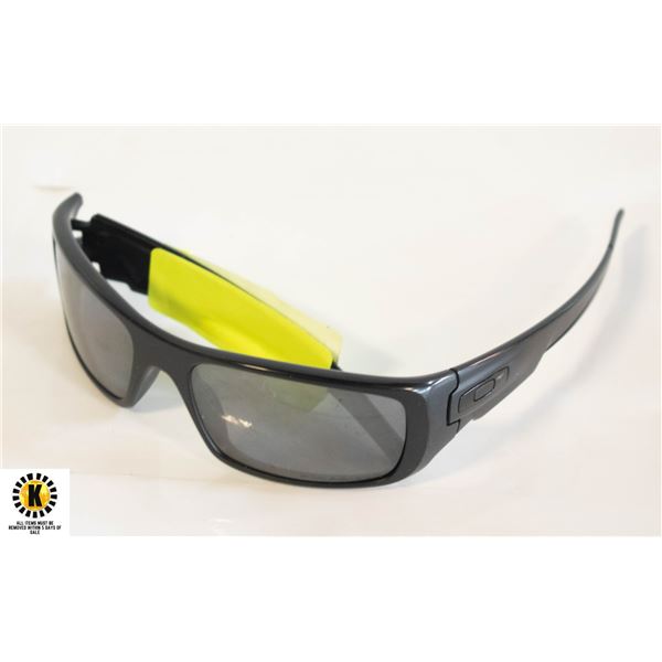 PAIR OF OAKLEY SUNGLASSES