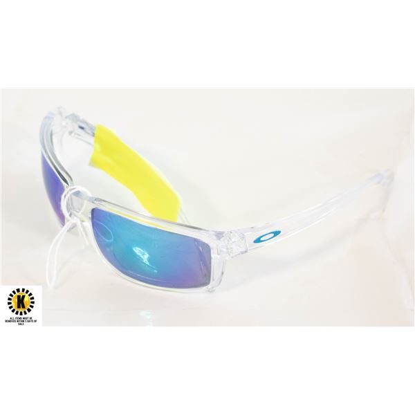 PAIR OF POLARIZED OAKLEY SUNGLASSES