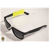 Image 1 : PAIR OF RAY BAN P SUNGLASSES