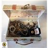 Image 1 : JEWELLRY BOX WITH CONTENTS