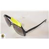 Image 1 : PAIR OF PRADA SUNGLASSES