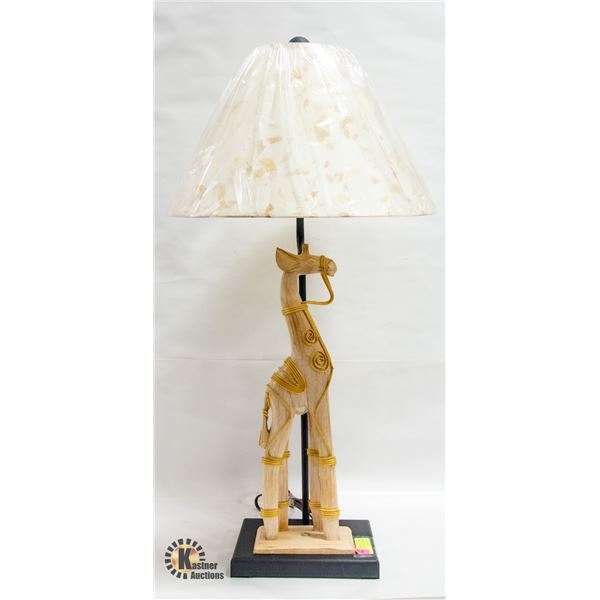 CONTEMPORARY  GIRAFFE  LAMP