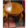 Image 4 : COFFEE TABLE & 2 END TABLES SKLAR