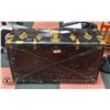 Image 1 : ANTIQUE METAL STEAMER TRUNK 36" X 21" X 13"