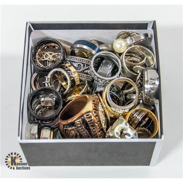 FLAT OF COSTUME JEWELRY RINGS