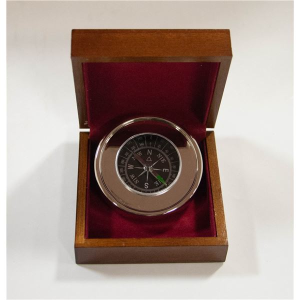 COMPASS IN WOODEN BOX NEW