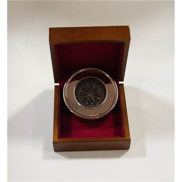 COMPASS IN WOODEN BOX NEW