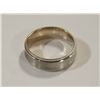Image 1 : 10K WHITE GOLD RING SIZE 9