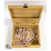 WOODEN BOX OF GENUINE ROSE & CLEAR QUARTZ GEMSTONE