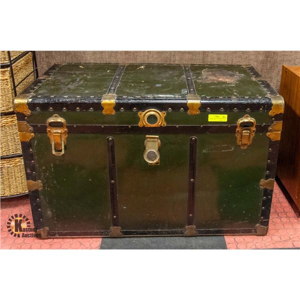 ANTIQUE METAL STEAMER TRUNK 36" X 21" X 23"