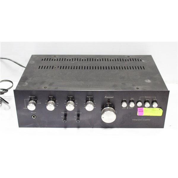 SANSUI AU 2900 INTEGRATED AMPLIFIER. ESTATE