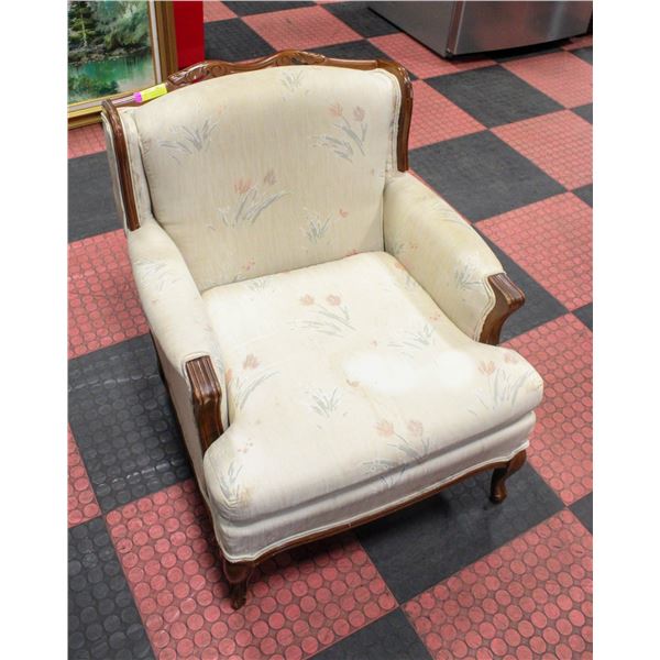 ACCENT CHAIR - 29"(W) X 31"(H) X 33" (D)