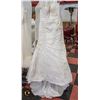Image 1 : WEDDING DRESS APPROX SIZE 6