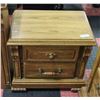 Image 4 : OAK FRONT QUEEN SIZE 6 PC BEDROOM SUITE