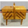 Image 2 : VINTAGE SEWING BOX
