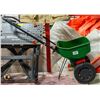 Image 1 : SCOTTS TURF BUILDER FERTILIZER SPREADER