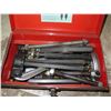 Image 2 : (RS) Hydraulic Ram w/ Accessories in Metal Box