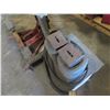Image 8 : (S9) Bumper Jack, Metal Stand, etc