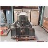 Image 2 : (S6) Melroe 907 Backhoe Attachment