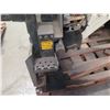 Image 4 : (S6) Melroe 907 Backhoe Attachment