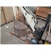 Image 9 : (S6) Melroe 907 Backhoe Attachment