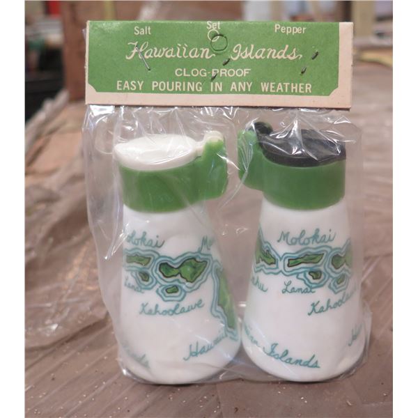(S4) Contents of Pallet:  Hawaiian Islands Salt & Pepper Shakers