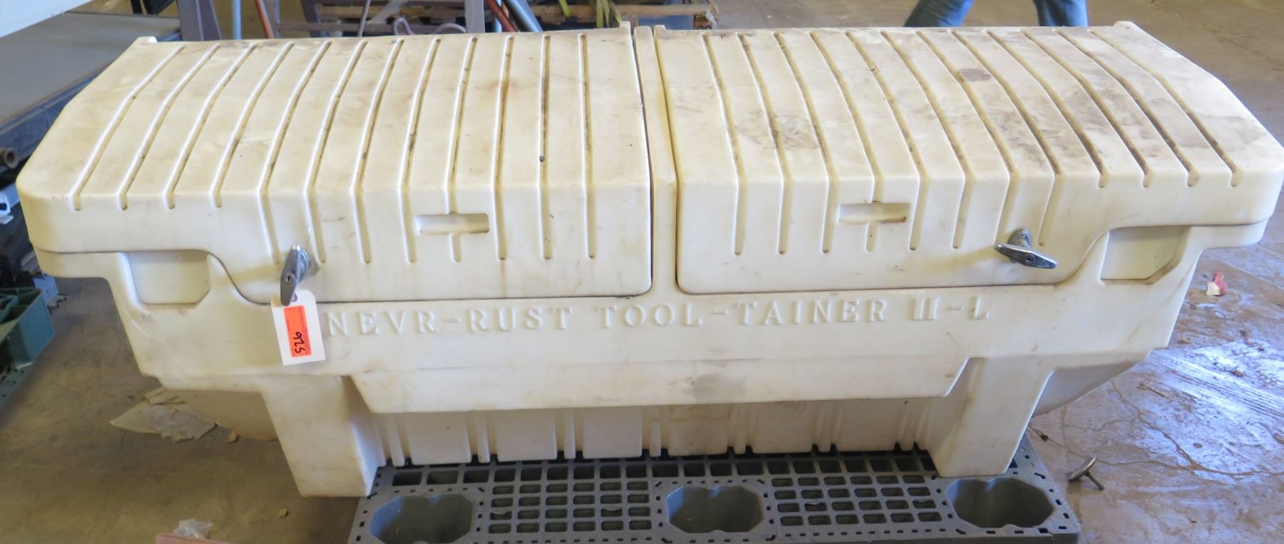 (CR) Never Rust Tool-Tainer II-L Plastic Truck Box 71