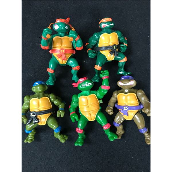 LOT OF TEENAGE MUTANT NINGA TURTLES FIGURES