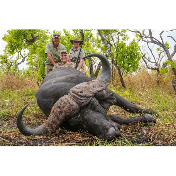 10-Day Buffalo Hunt - Adam Clements Safaris