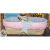 Image 1 : NEW WICKER / BASSINET WITH HANDLES