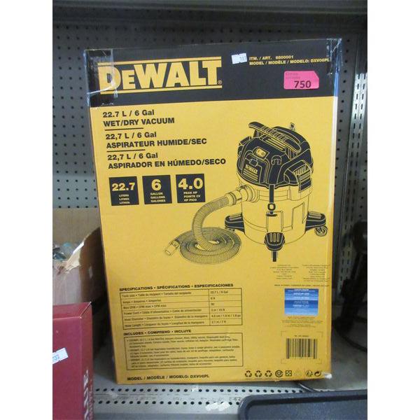 DeWalt 22.7 L/6 Gal Wet/Dry Vacuum 