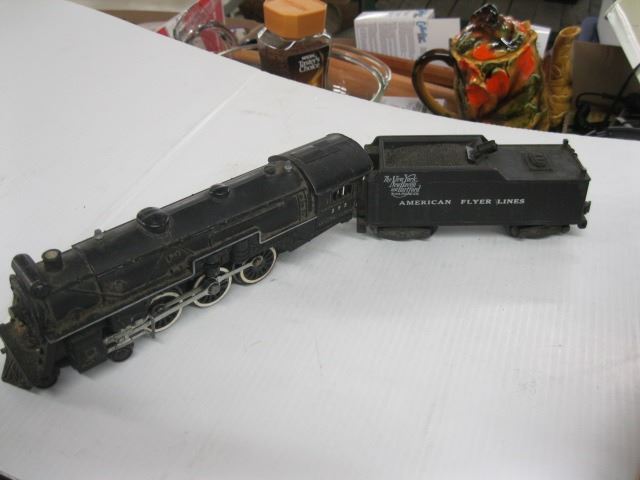 VINTAGE LIONEL TRAIN SET