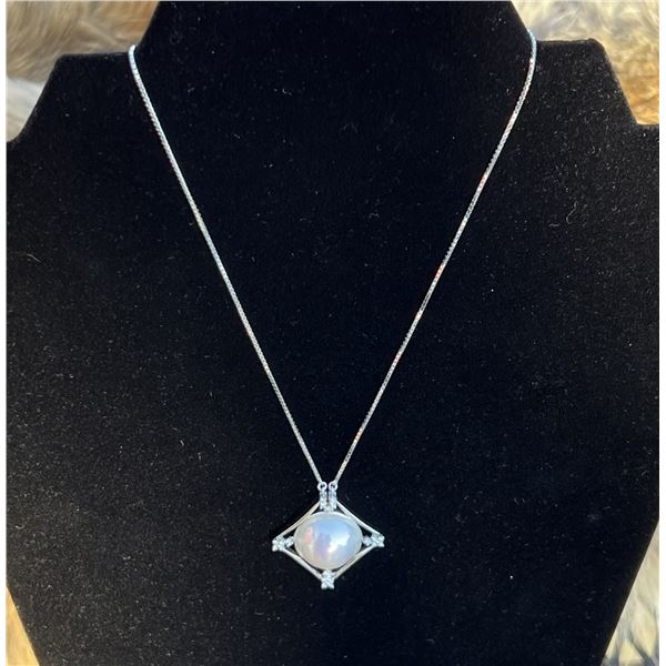 Pearl and Diamond Necklace