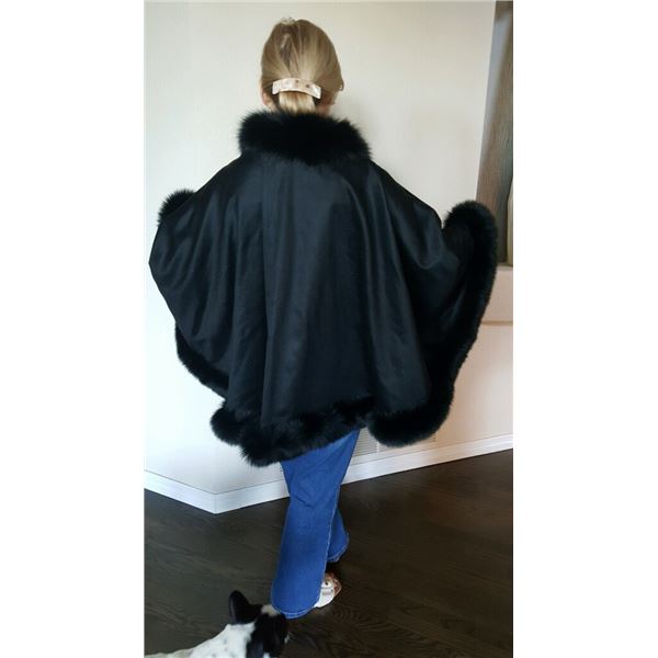 CASHMERE AND FUR CAPE