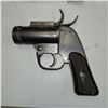 Image 2 : Flare Gun WW2 1943 US Property c/w M8 Flare Cartridge Casing - RARE