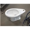 Image 1 : 8 Toilet Bowls & 13 Sinks