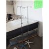 Image 1 : 2 IV Poles