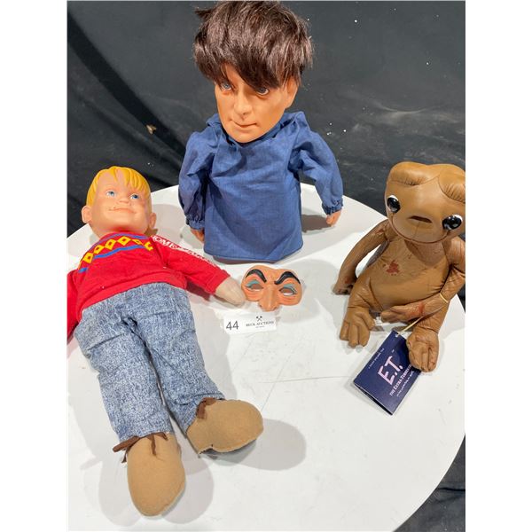 3 Vintage Dolls Including ET
