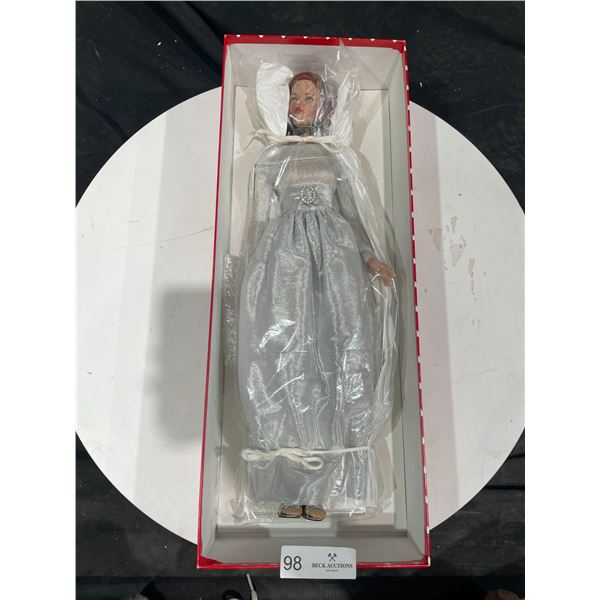 'Vivian" Designed by Robert Tonner