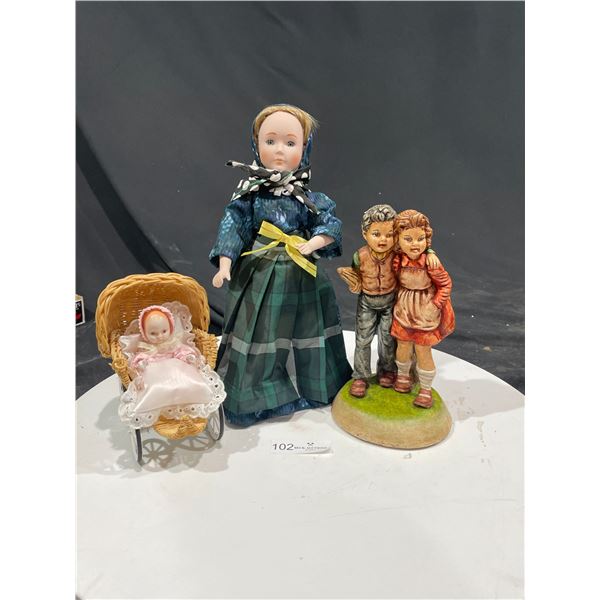 2 Dolls & Boy and Girl Figurine