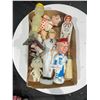 Image 1 : Large Assortment Of Dolls And Marilyn Monroe Decor