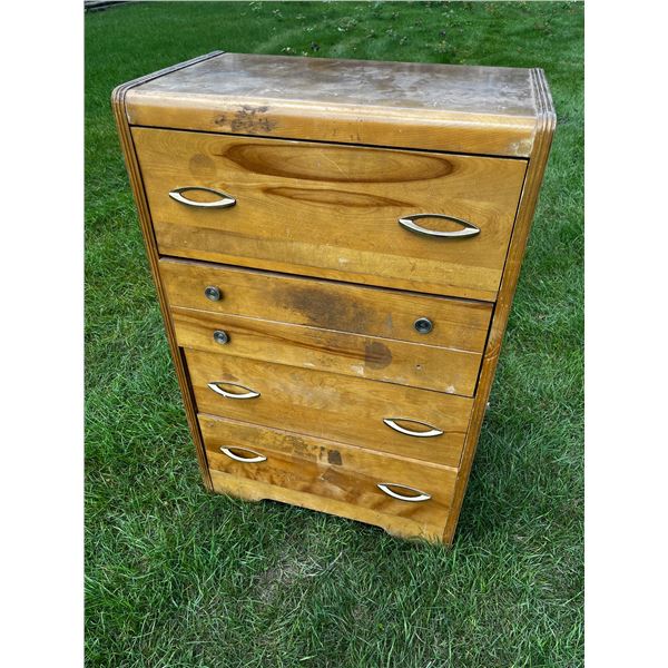 5 Drawer Wooden Dresser