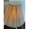 Image 2 : Vintage Table Lamp