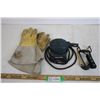 Image 1 : Slingshot, Work Gloves, Black & Decker Sander (Works)